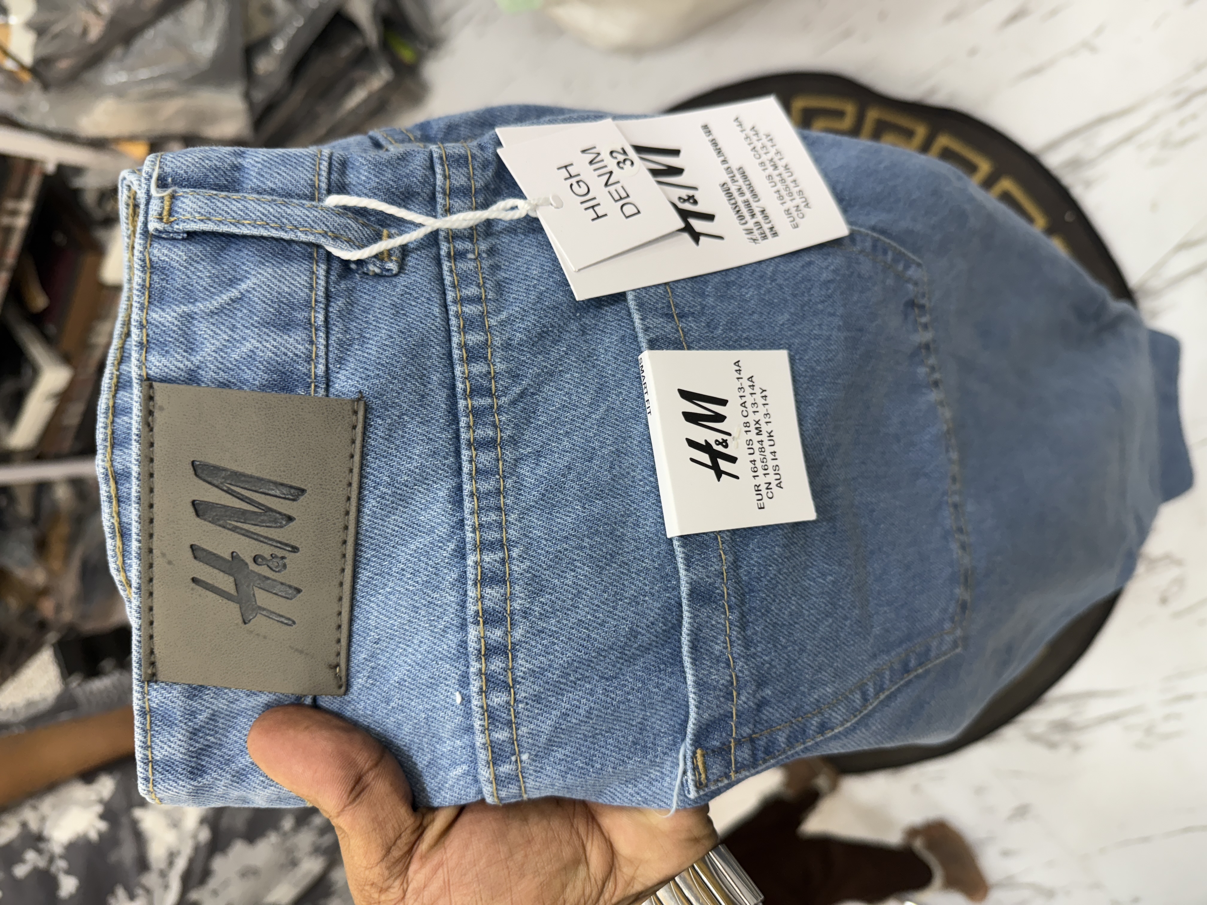 H&N MOM FIT JEANS JH Hover