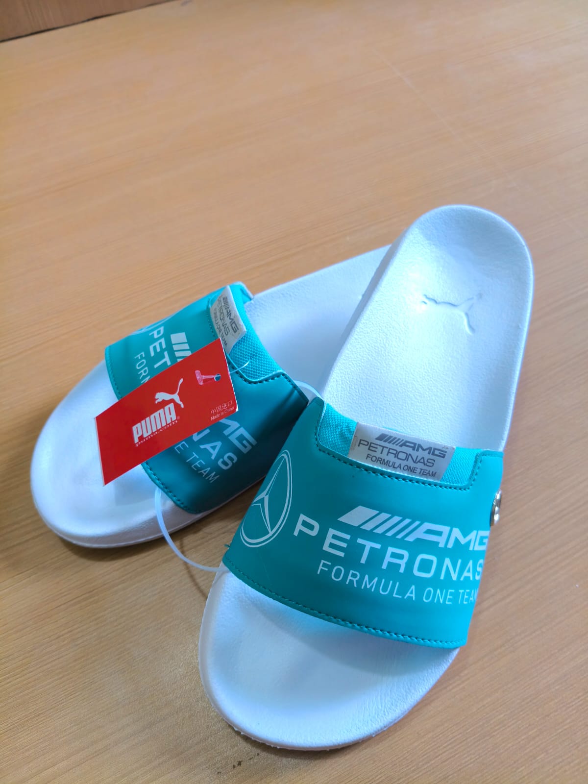 AMG PETRONAS FILPFLOP NBV Hover