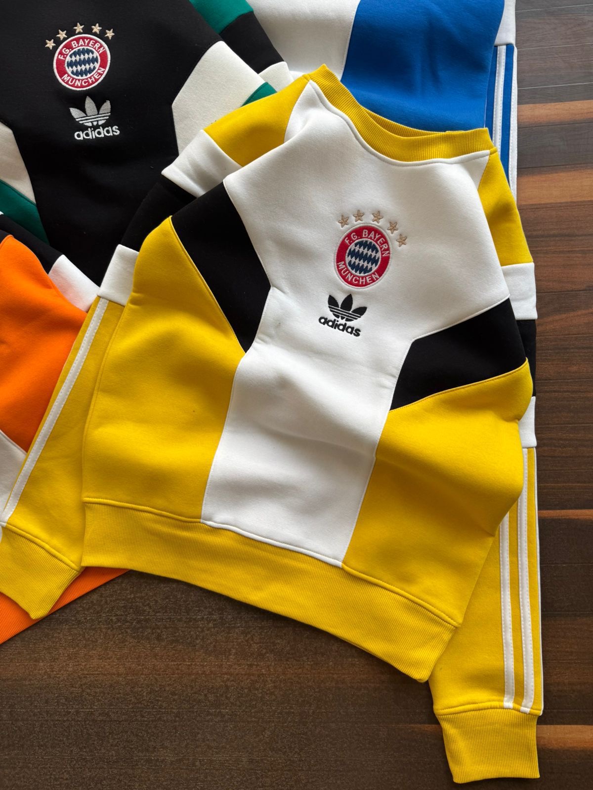 ADIBAS DROPSHOULDER SWEATSHIRT G-HVS - Yellow