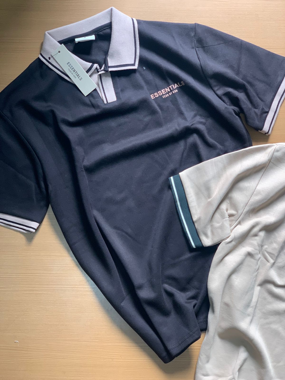 ESSENTILA ROUND NECK T-SHIRT - Black View 1