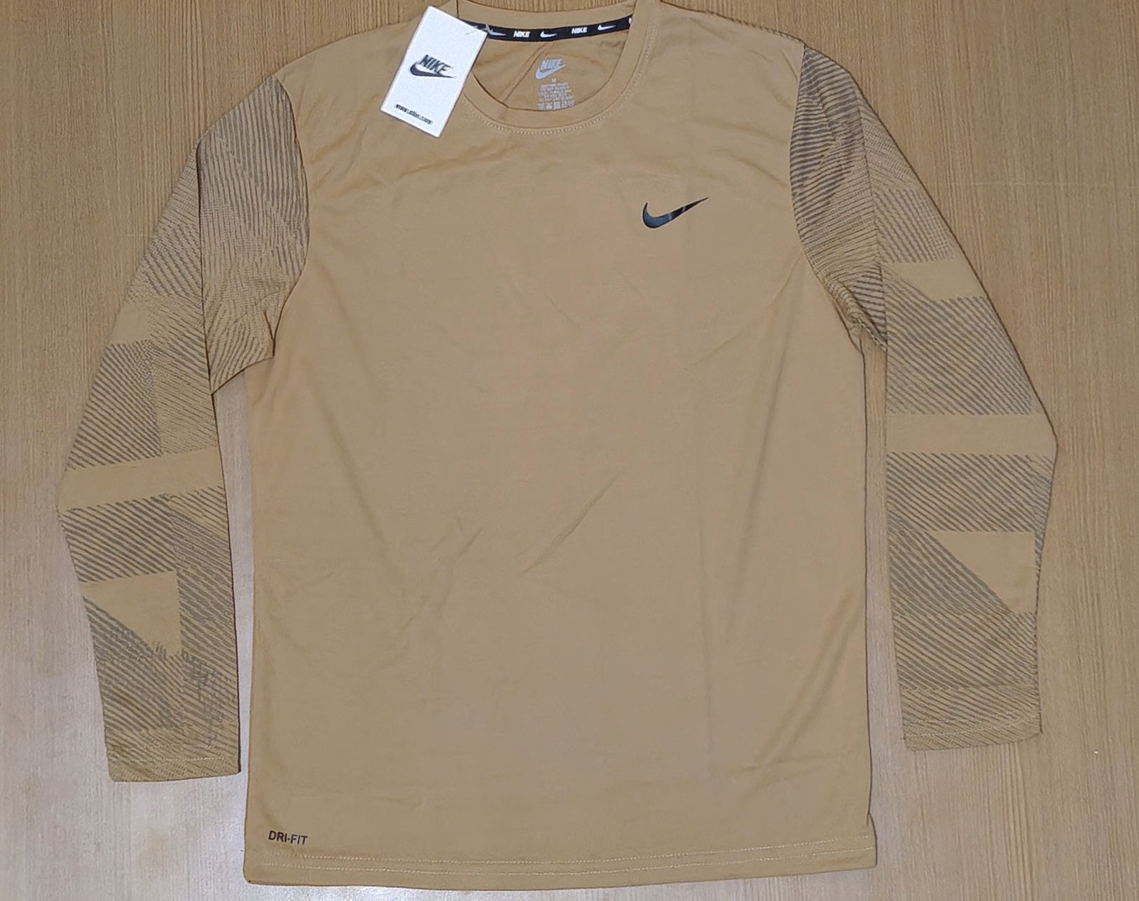 NIKE - Light orange View 1