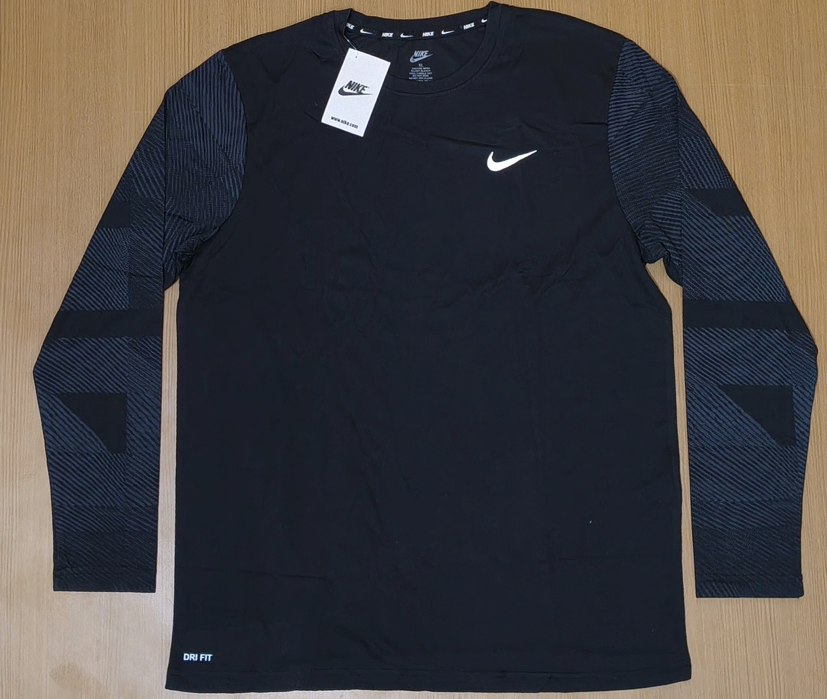 NIKE - Black View 1